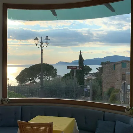Hotel La Conchiglia 3*