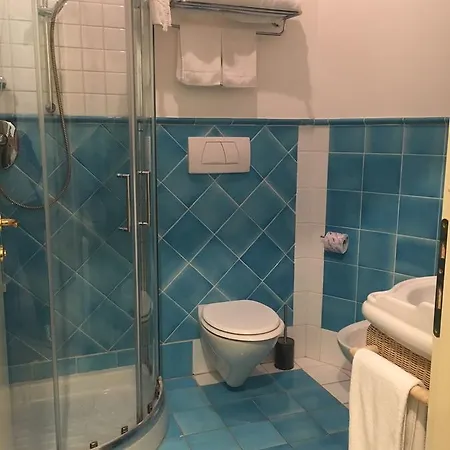 Hotel La Conchiglia 3*