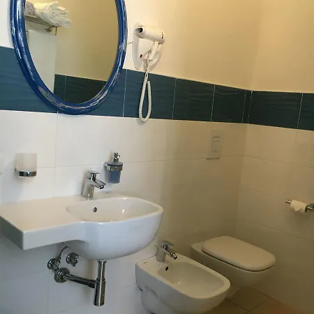 Hotel La Conchiglia 3*
