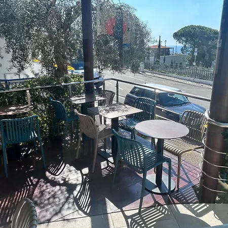 Hotel La Conchiglia 3*