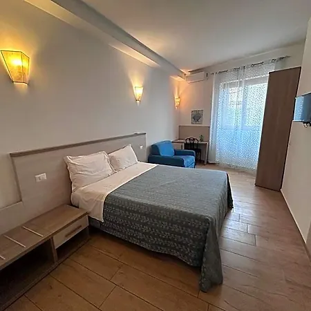 Hotel La Conchiglia 3*