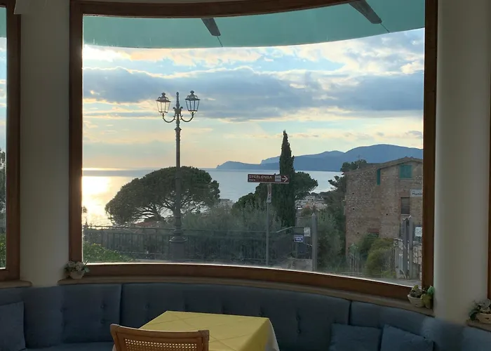 Hotel La Conchiglia 3*