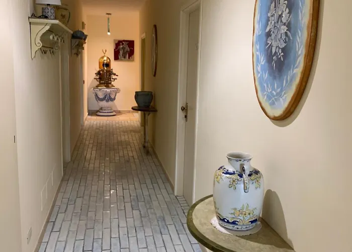 Hotel La Conchiglia 3*
