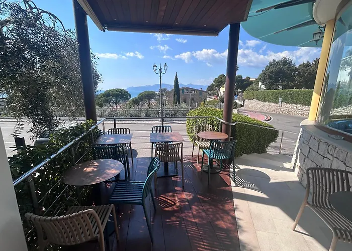 Hotel La Conchiglia 3*